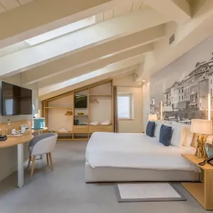 **** Otel Avenue Boutique İtalya