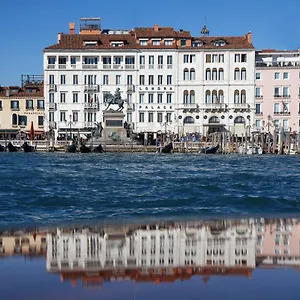 https://londra-palace.hotelinveneto.com