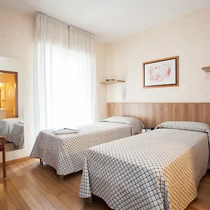 *** Apart Otel Desenzano İtalya